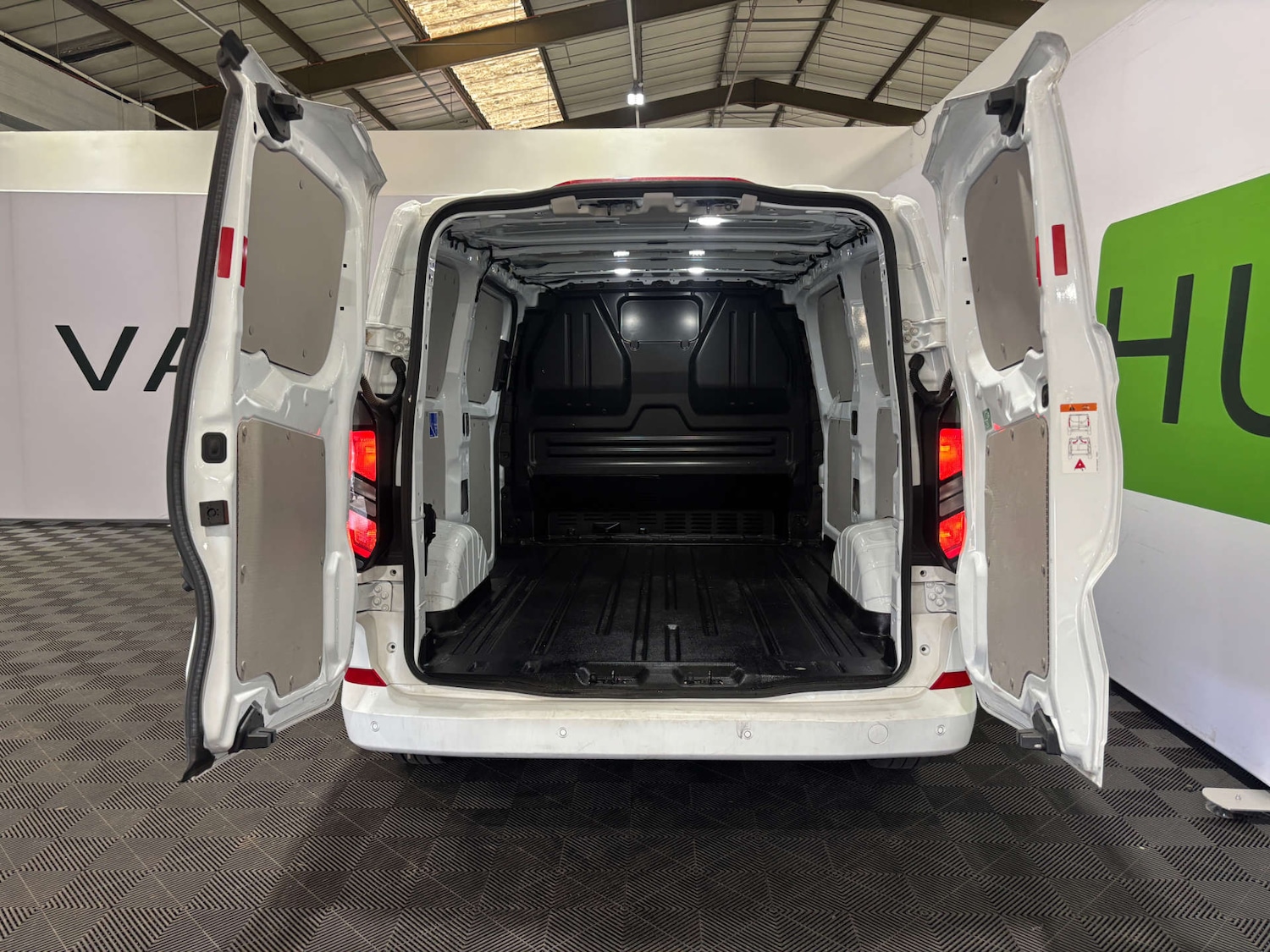 Used Ford Transit Custom 2024 for sale - 76601887: Photo 25