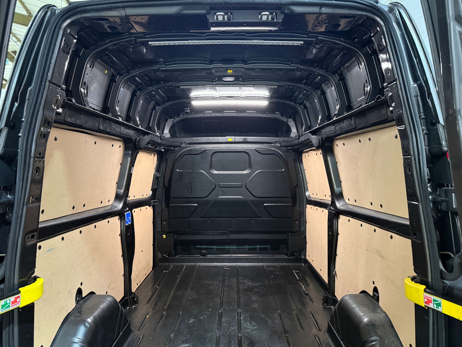 Used Ford Transit Custom 2023 for sale - 76651352: Photo 42