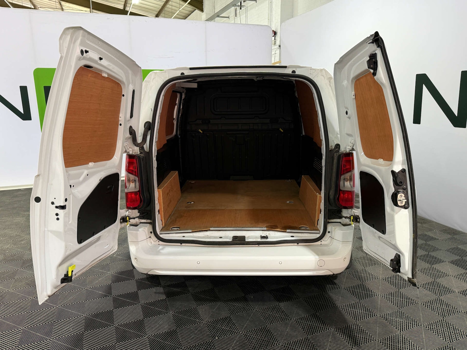 Used Vauxhall Combo 2021 for sale - 76881580: Photo 4