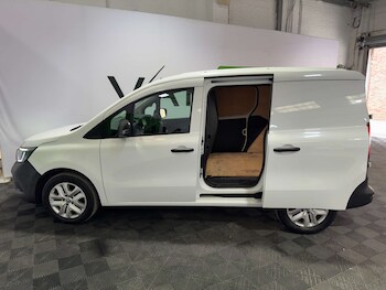 Used Renault Kangoo 2024 for sale - 76601637: Photo