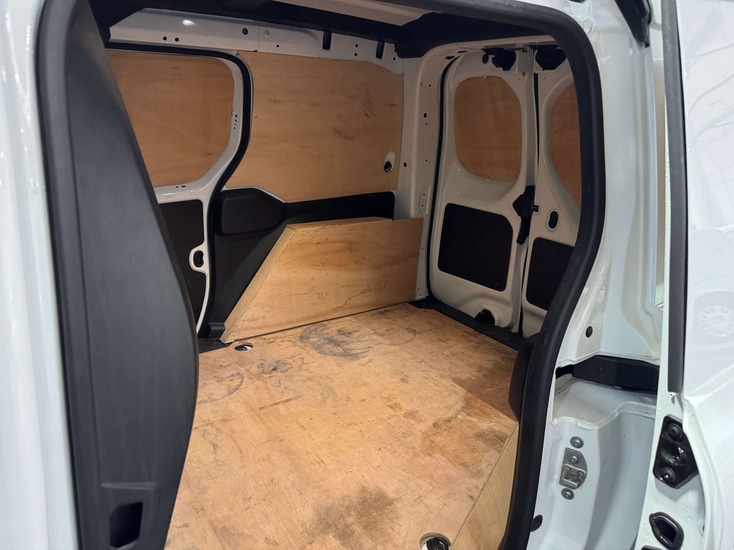 Used Renault Kangoo 2024 for sale - 76601637: Photo 8