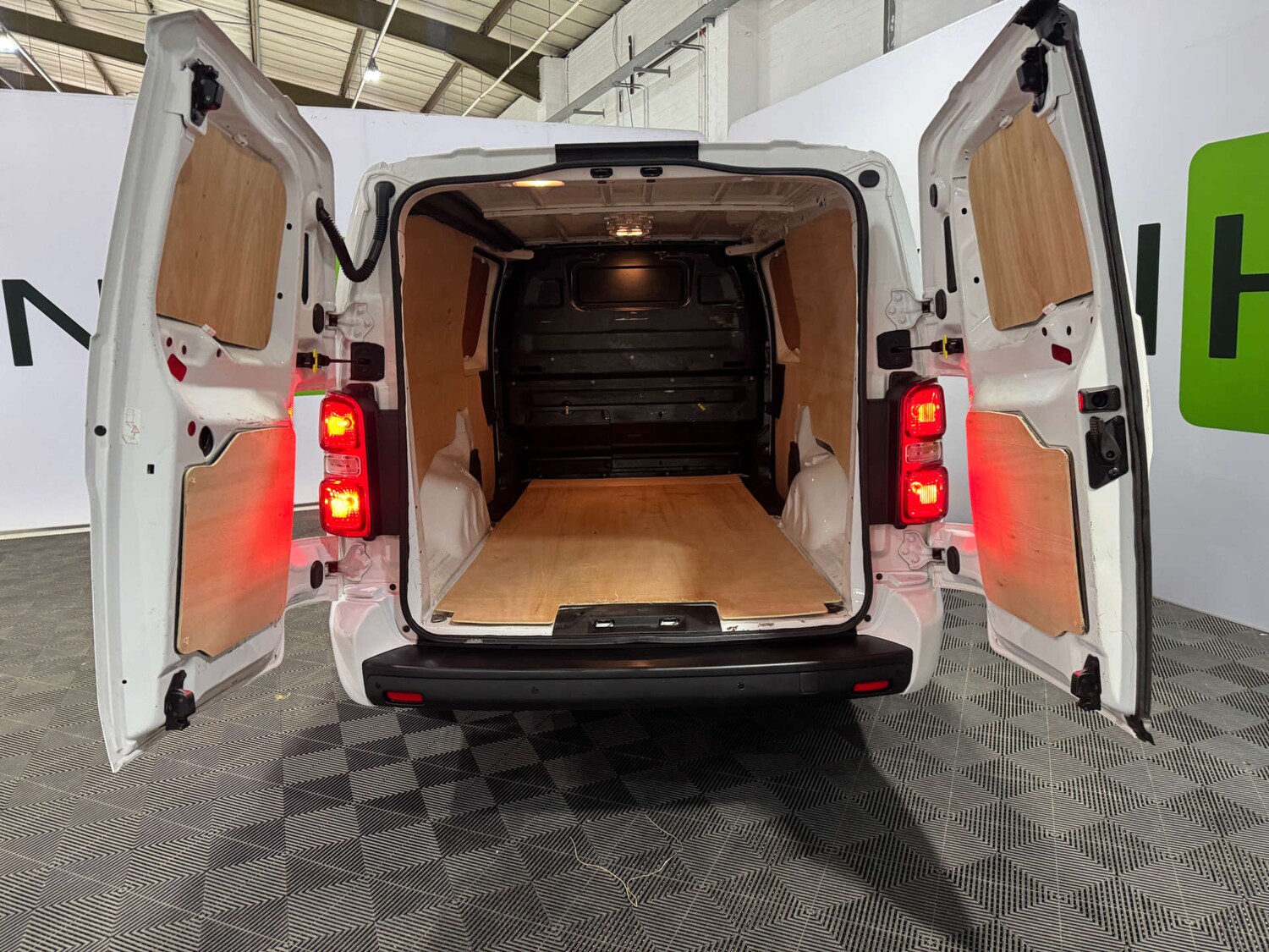 Used Vauxhall Vivaro 2021 for sale - 77336961: Photo 29