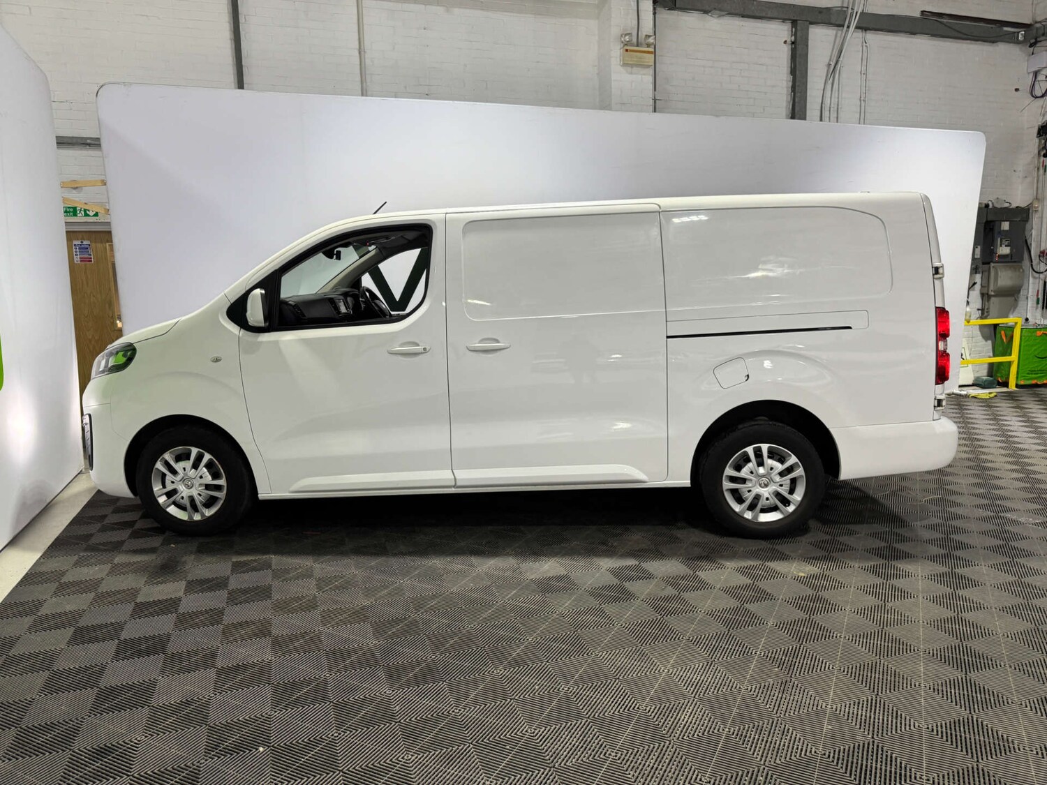 Used Vauxhall Vivaro 2021 for sale - 77336961: Photo 4