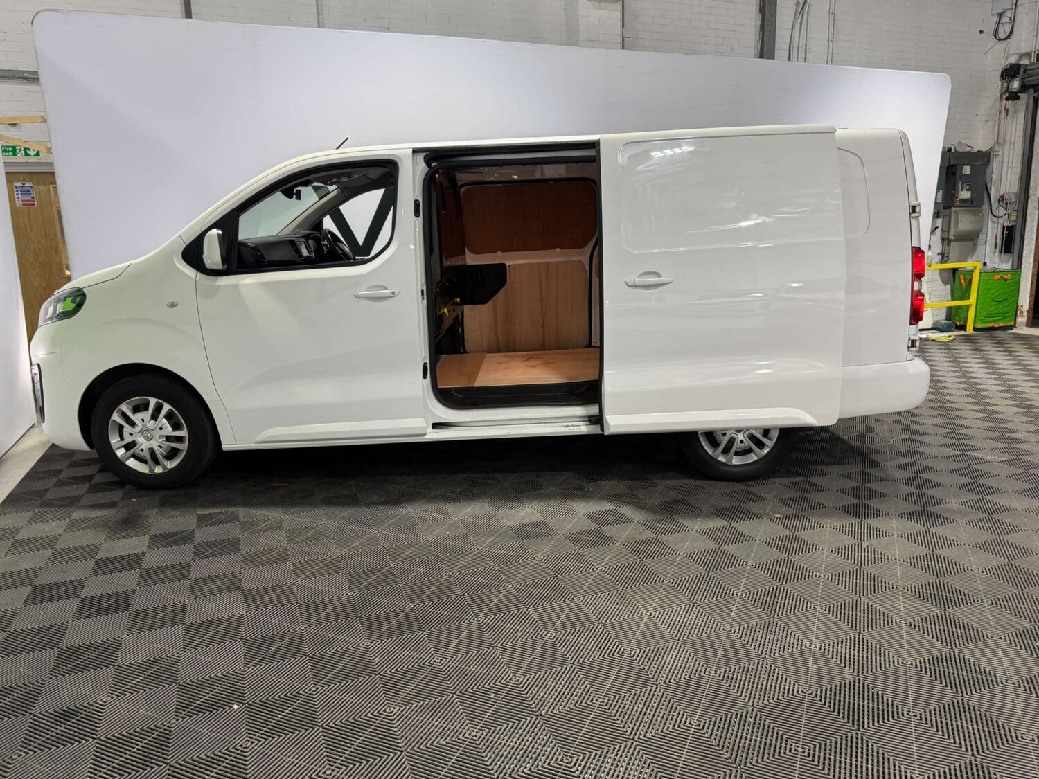 Used Vauxhall Vivaro 2021 for sale - 77336961: Photo 7