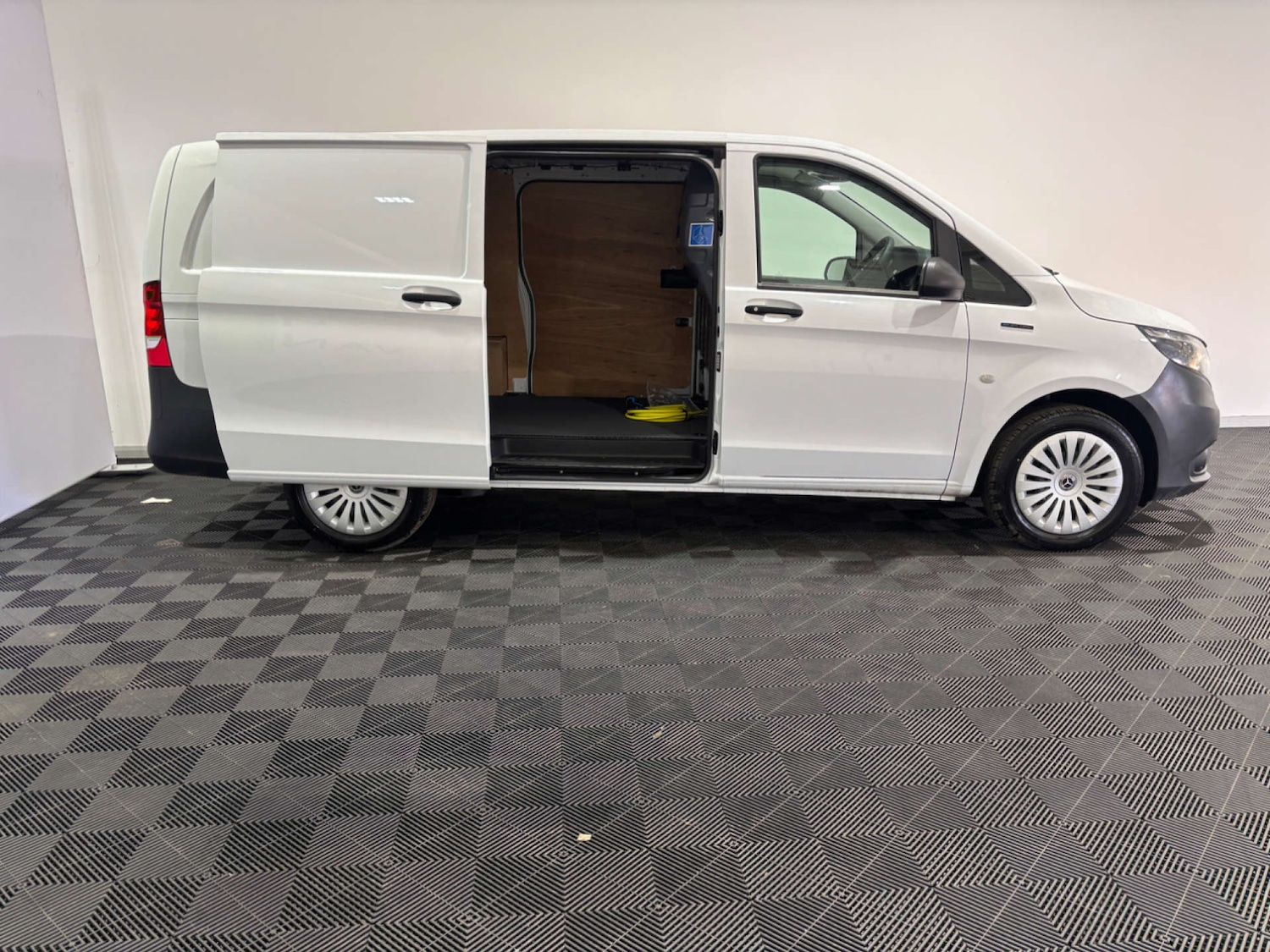 Used Mercedes-Benz Vito 2024 for sale - 76601305: Photo 6