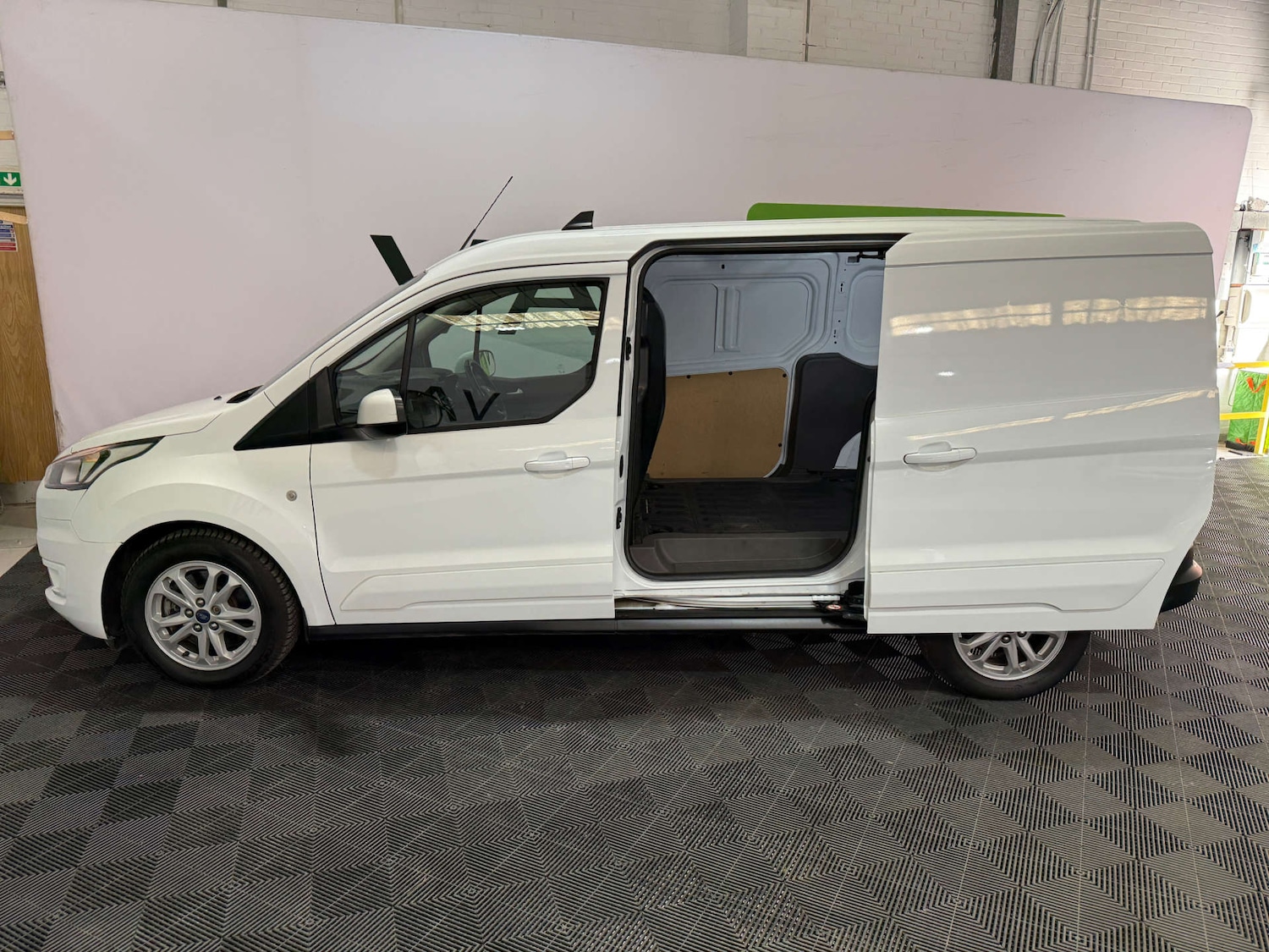 Used Ford Transit Connect 2023 for sale - 76864247: Photo 9