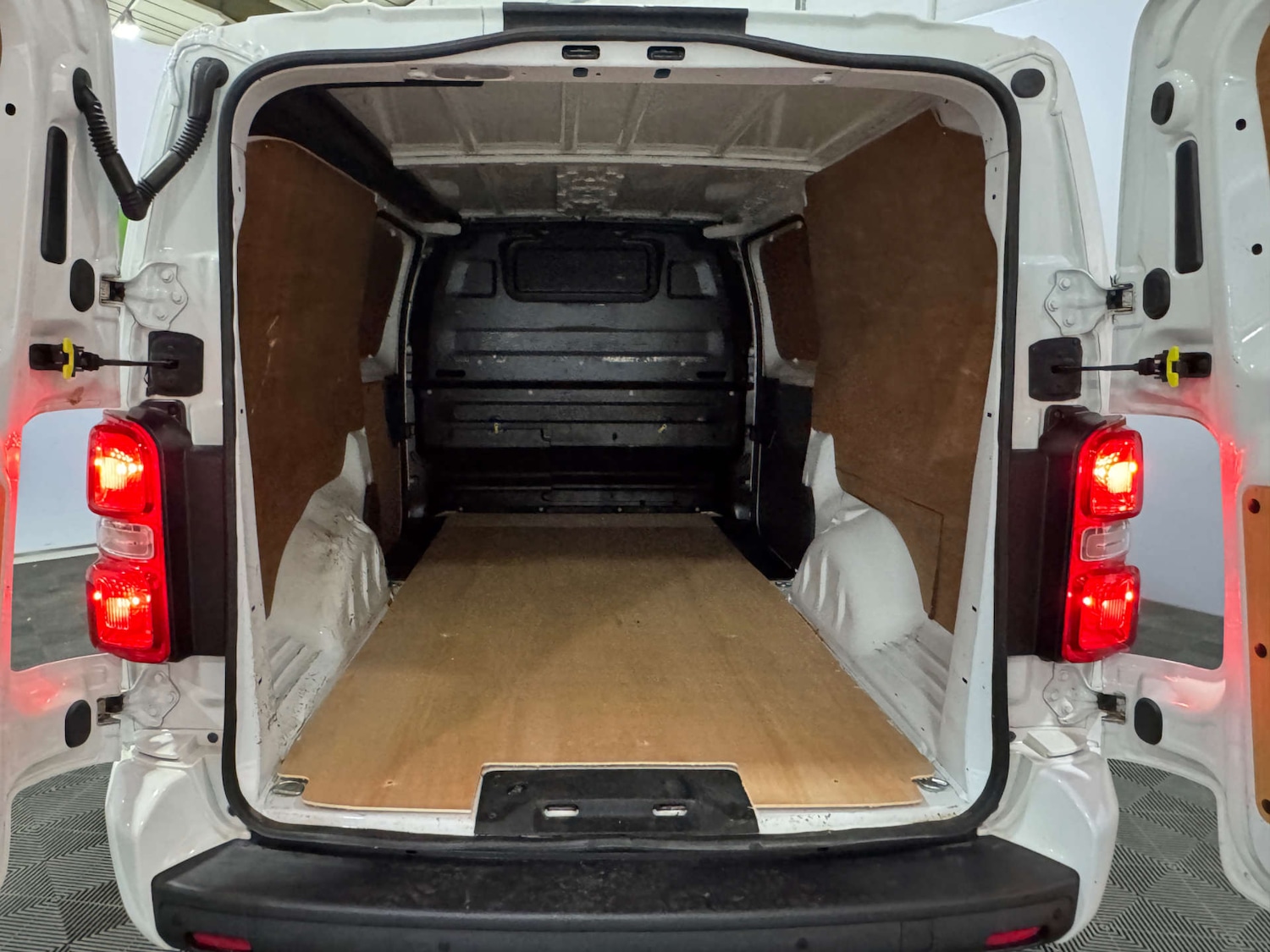 Used Vauxhall Vivaro 2020 for sale - 77336999: Photo 16