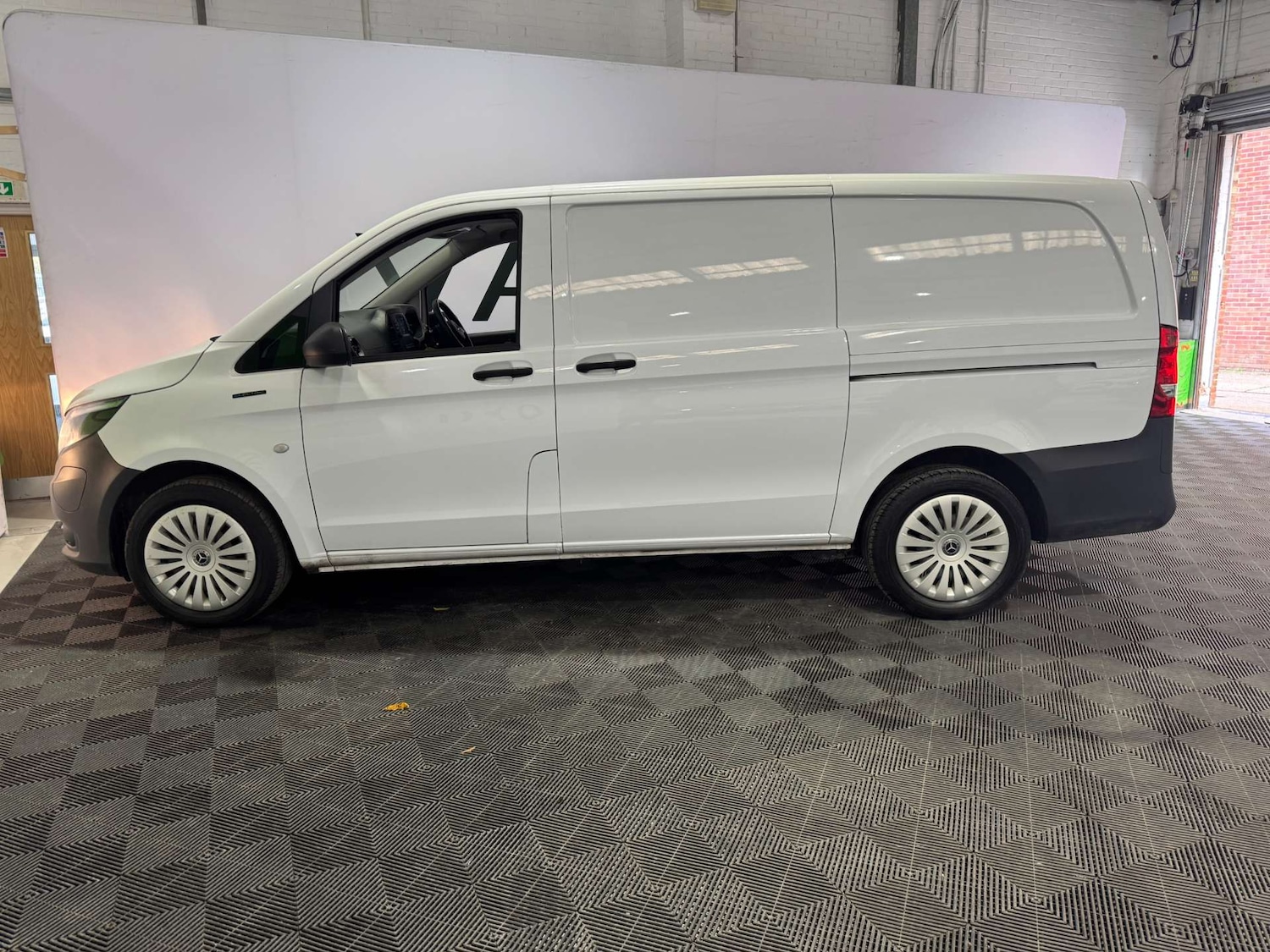 Used Mercedes-Benz Vito 2024 for sale - 76493601: Photo 4