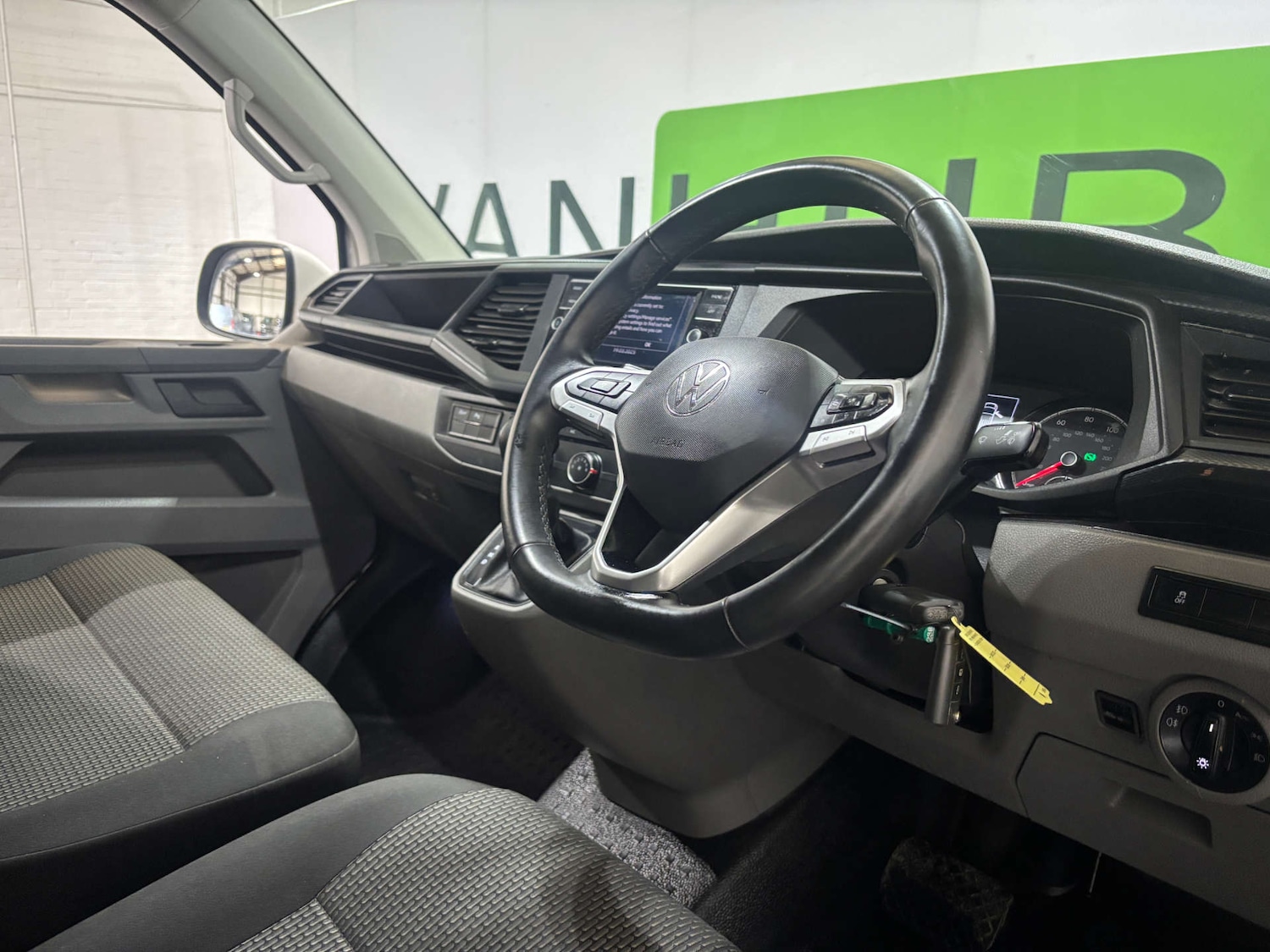 Used Volkswagen Transporter 2023 for sale - 76601612: Photo 15