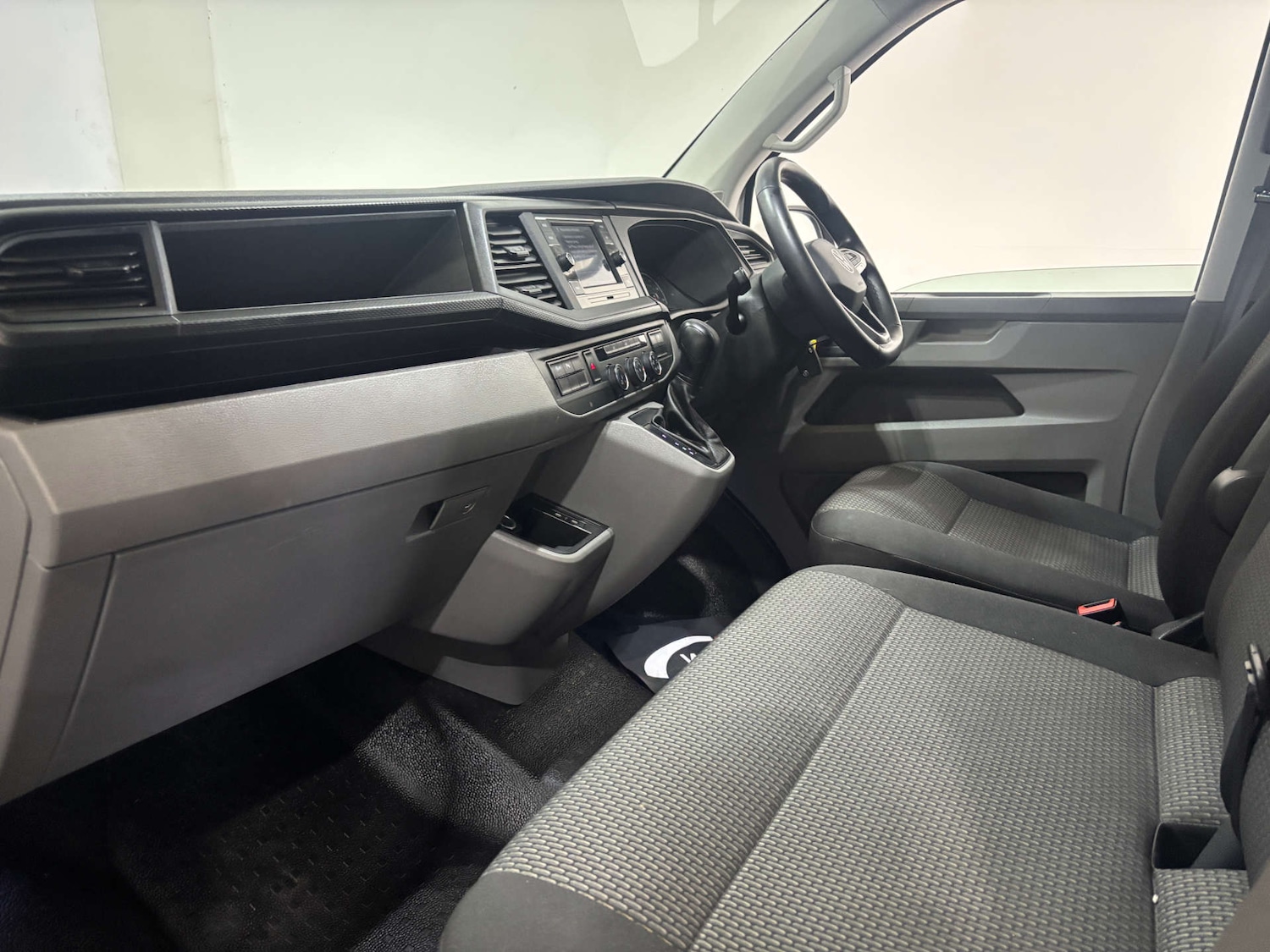 Used Volkswagen Transporter 2023 for sale - 76601612: Photo 16