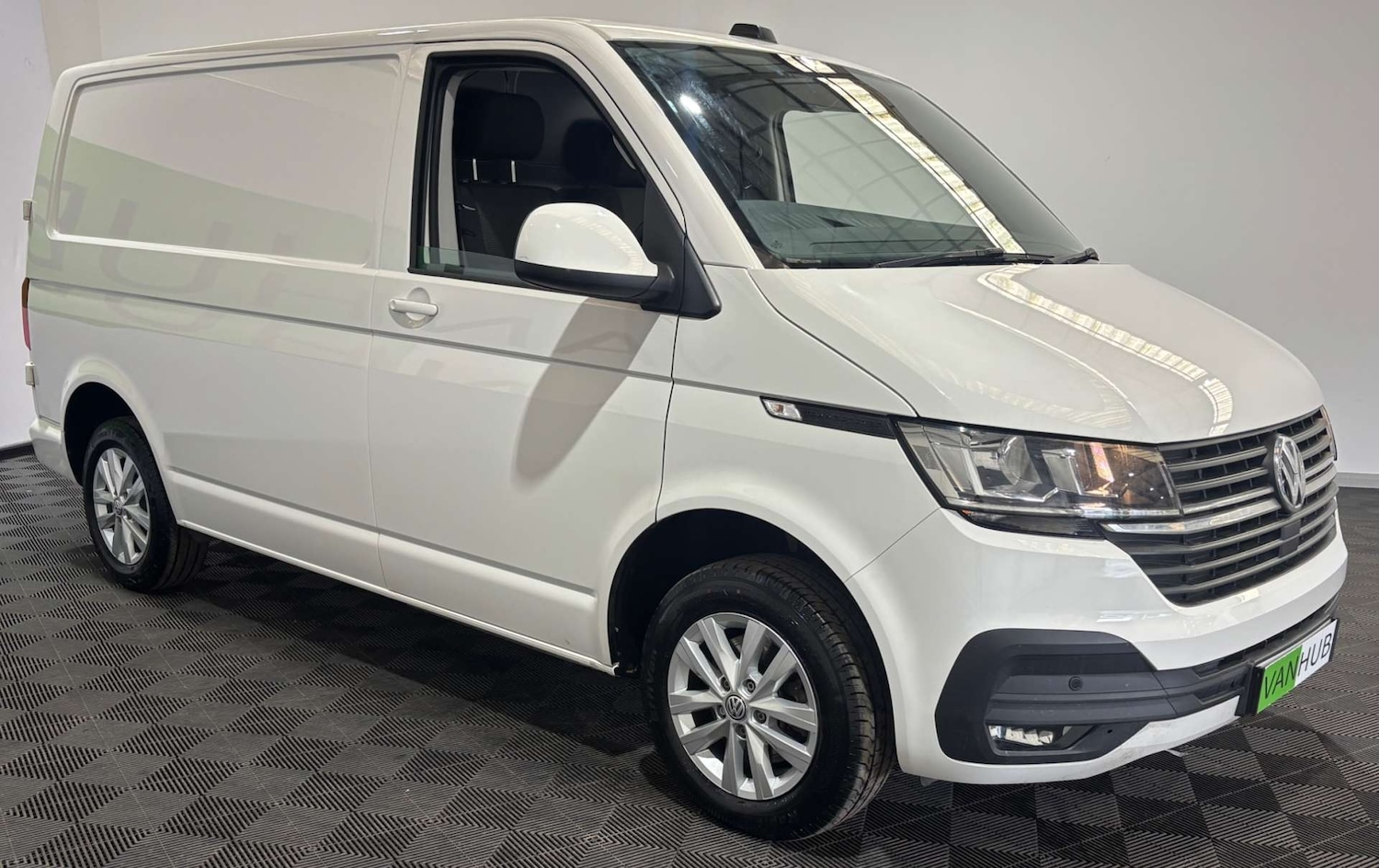Used Volkswagen Transporter 2023 for sale - 76601612: Photo 2