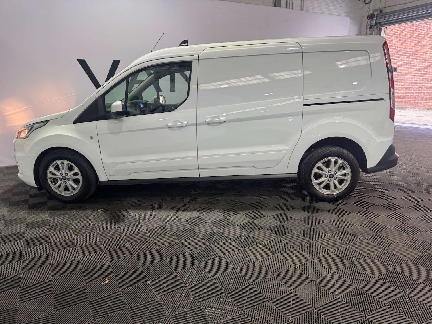 Used Ford Transit Connect 2024 for sale - 76509343: Photo 4