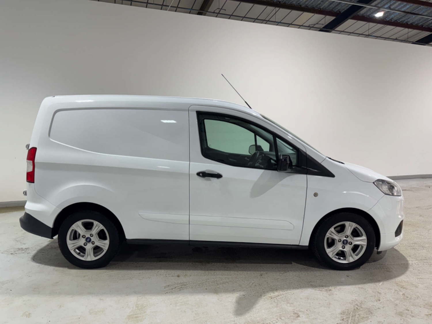 Used Ford Transit Courier 2022 for sale - 76278308: Photo 10