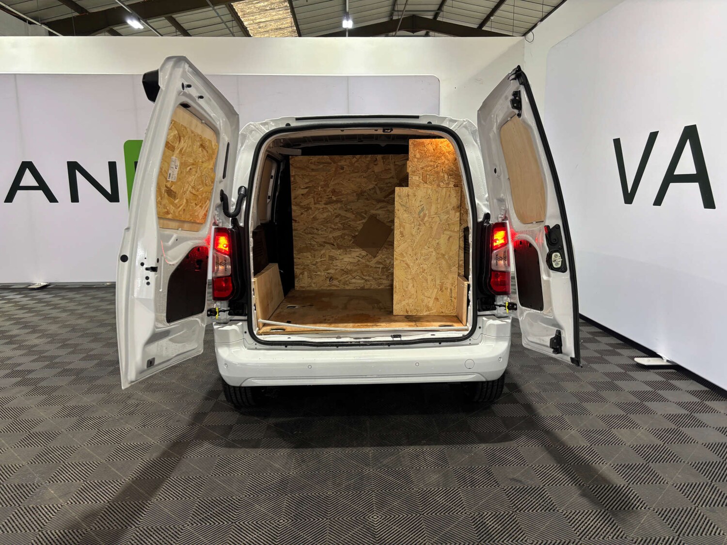 Used Citroen Berlingo 2024 for sale - 76601455: Photo 25