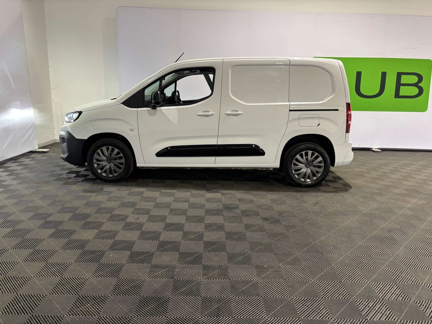 Used Citroen Berlingo 2024 for sale - 76601455: Photo 3
