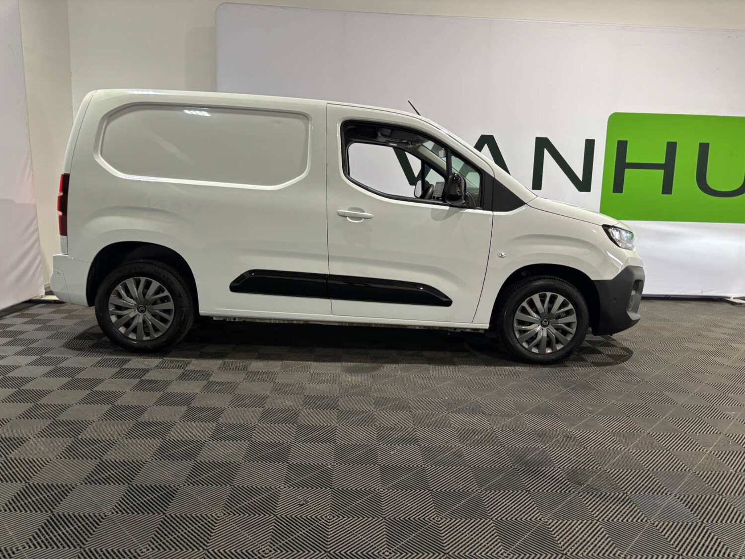 Used Citroen Berlingo 2024 for sale - 76601455: Photo 6