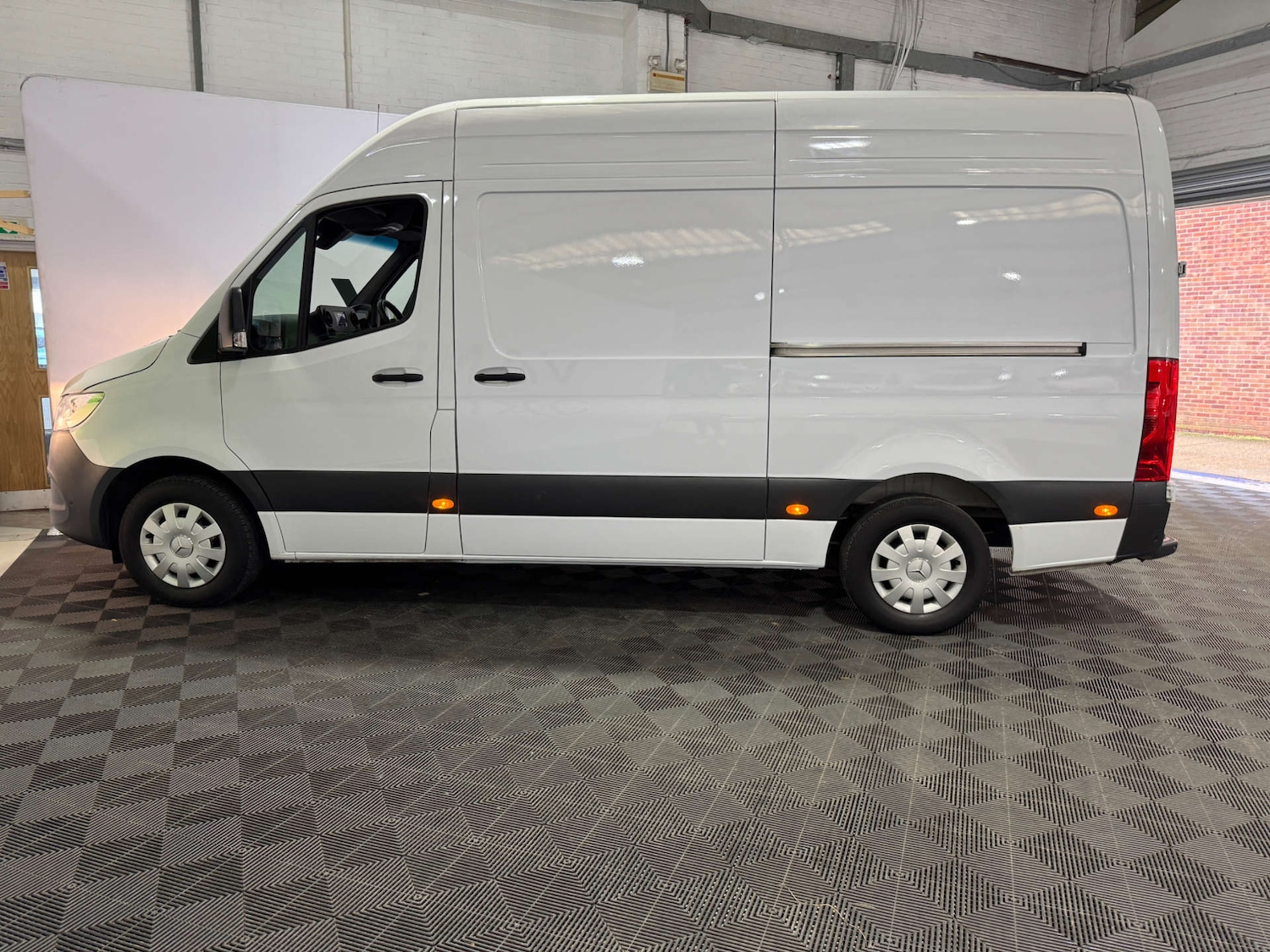 Used Mercedes-Benz Sprinter 2024 for sale - 77476399: Photo 3