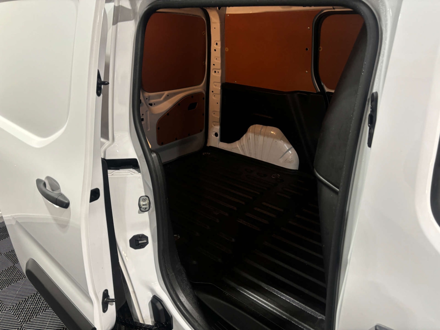 Vehicle 33