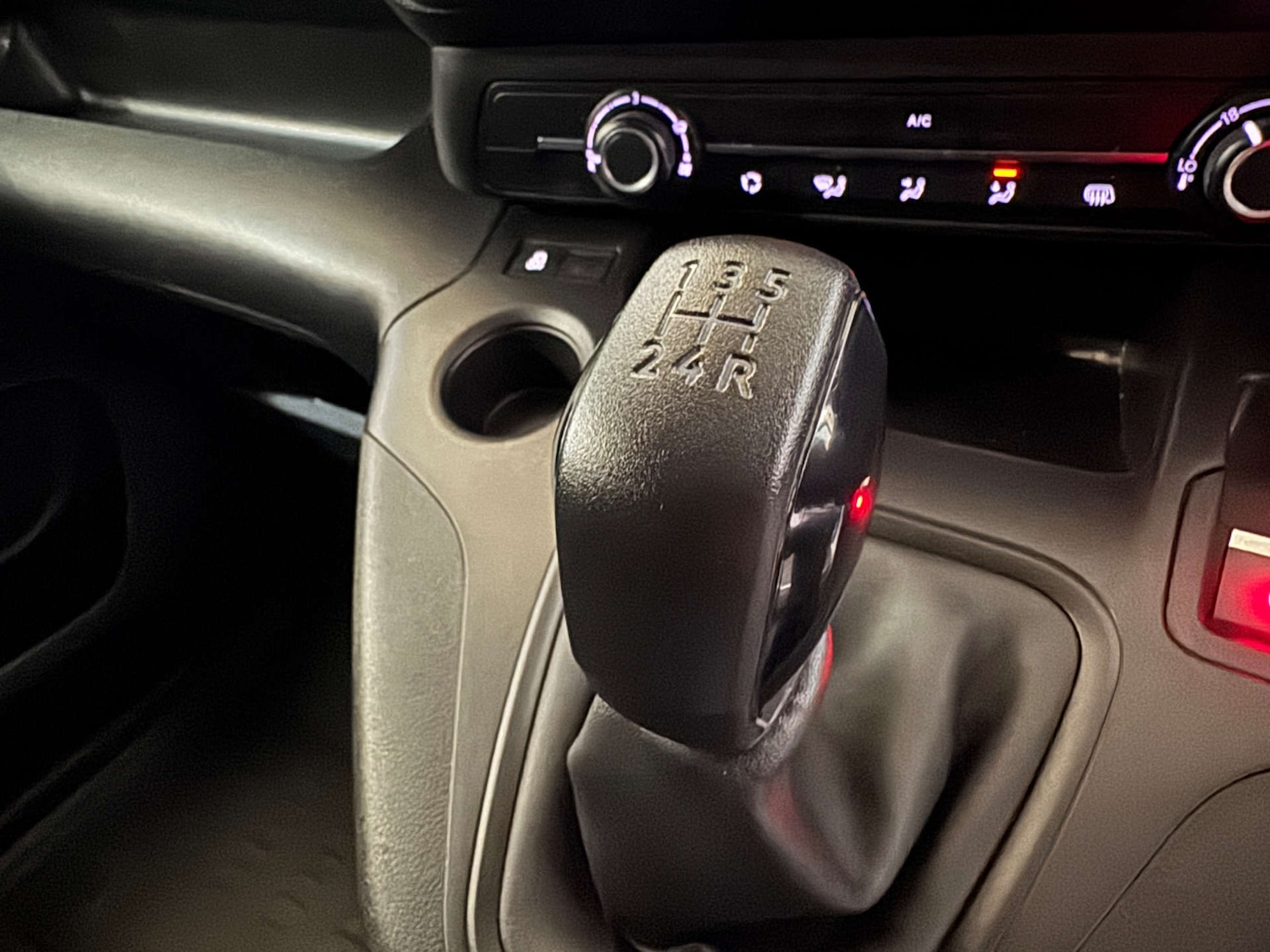 Used Peugeot Partner 2019 for sale - 78105707: Photo 19