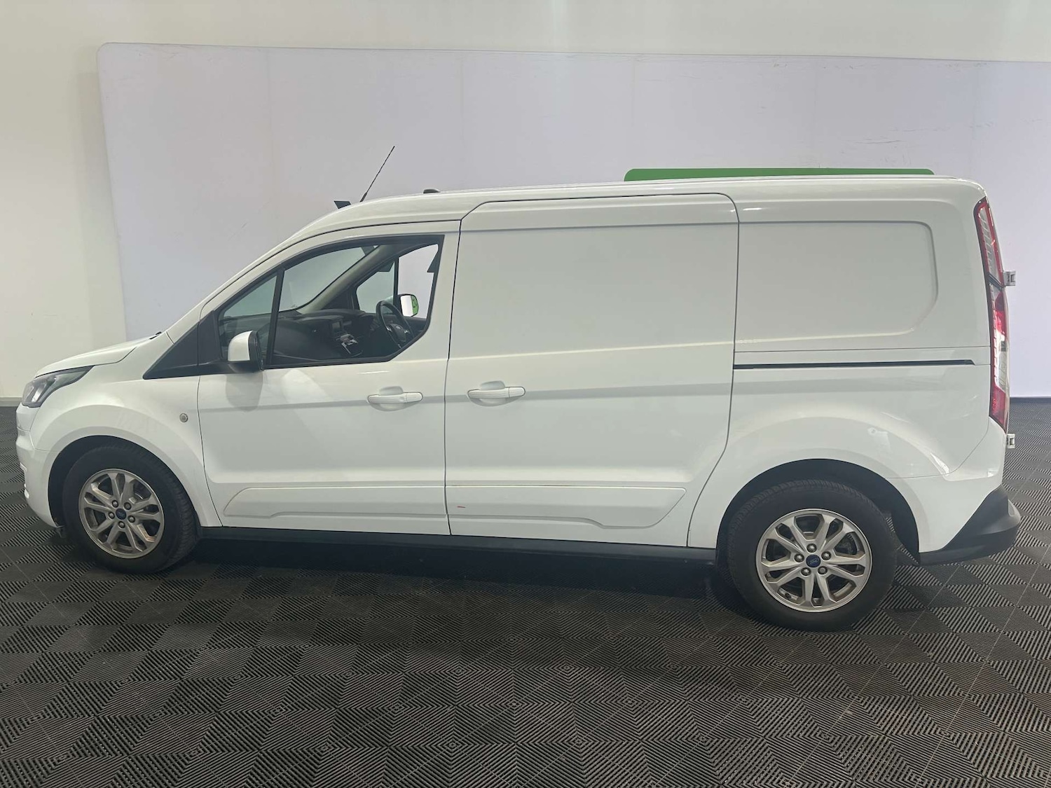 Used Ford Transit Connect 2020 for sale - 76601686: Photo 2