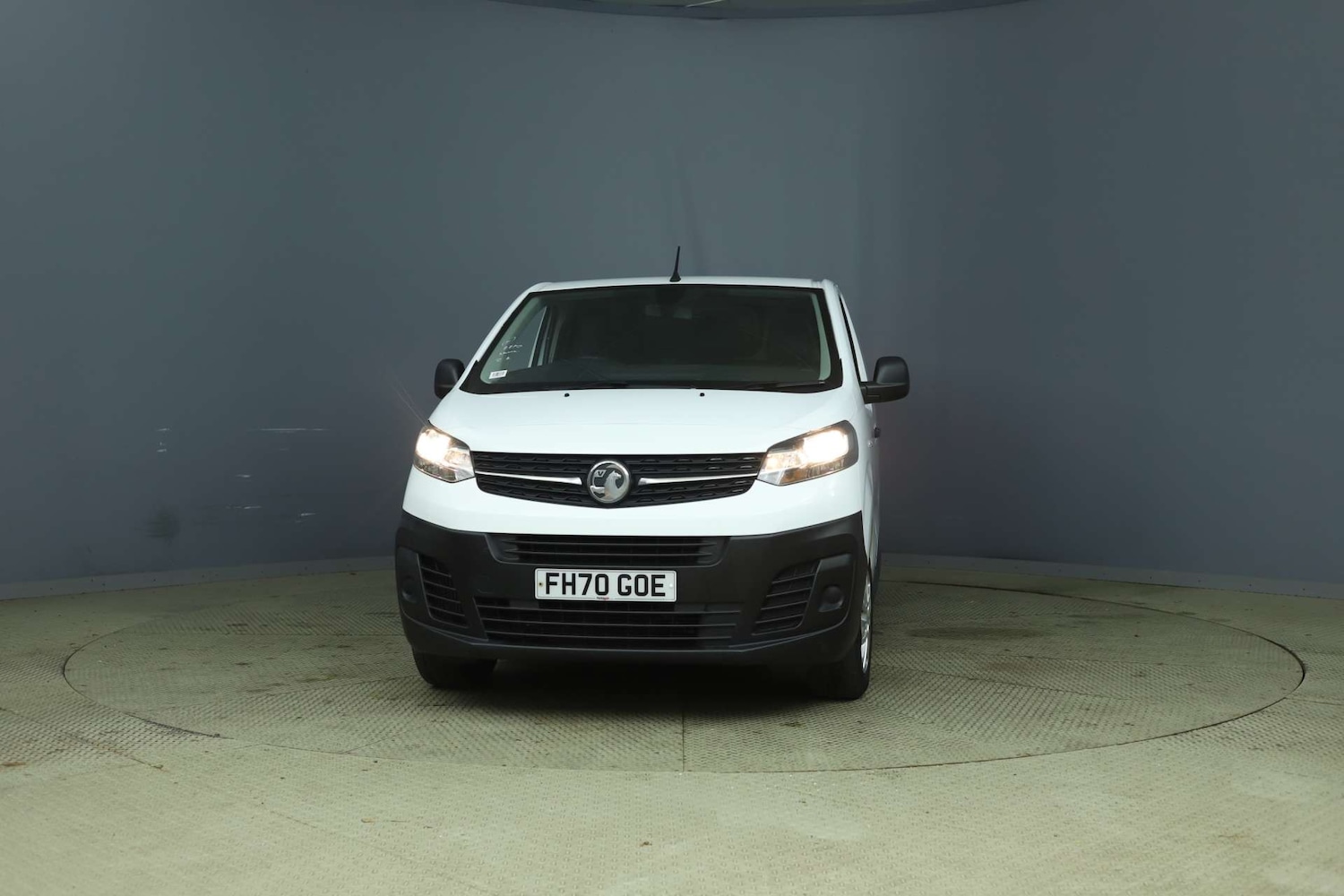 Used Vauxhall Vivaro 2020 for sale - 76490998: Photo 2