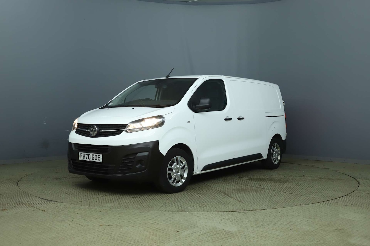 Used Vauxhall Vivaro 2020 for sale - 76490998: Photo 3