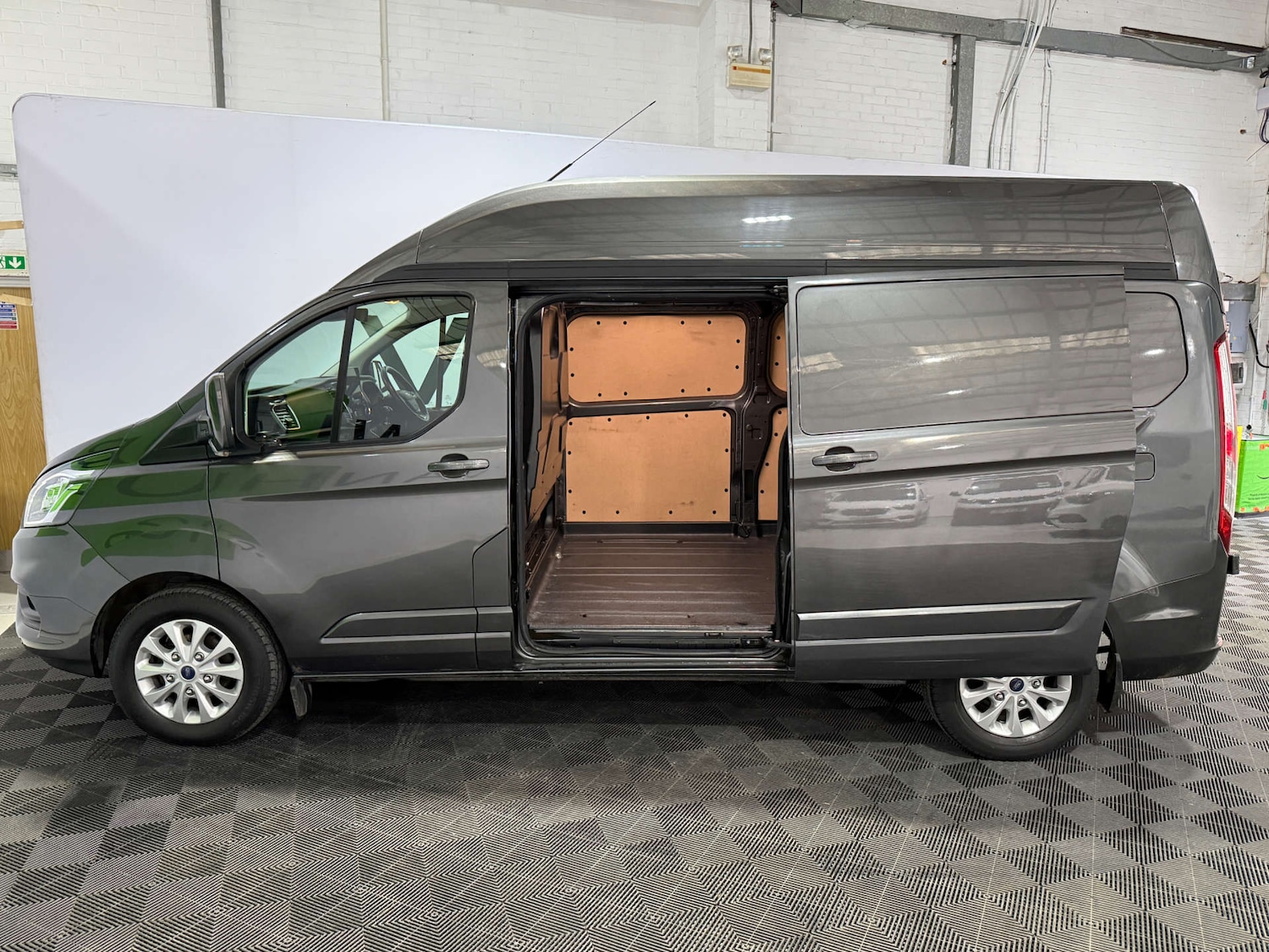 Used Ford Transit Custom 2023 for sale - 76910552: Photo 10