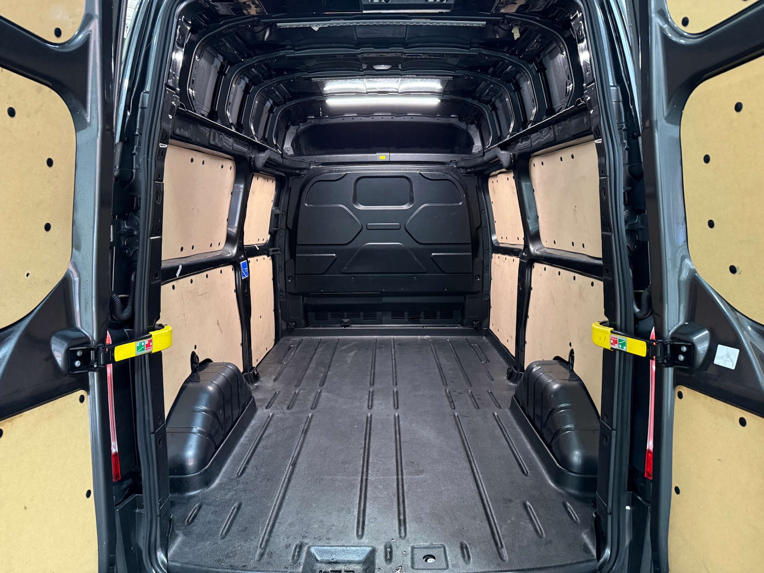 Used Ford Transit Custom 2023 for sale - 76910552: Photo 44