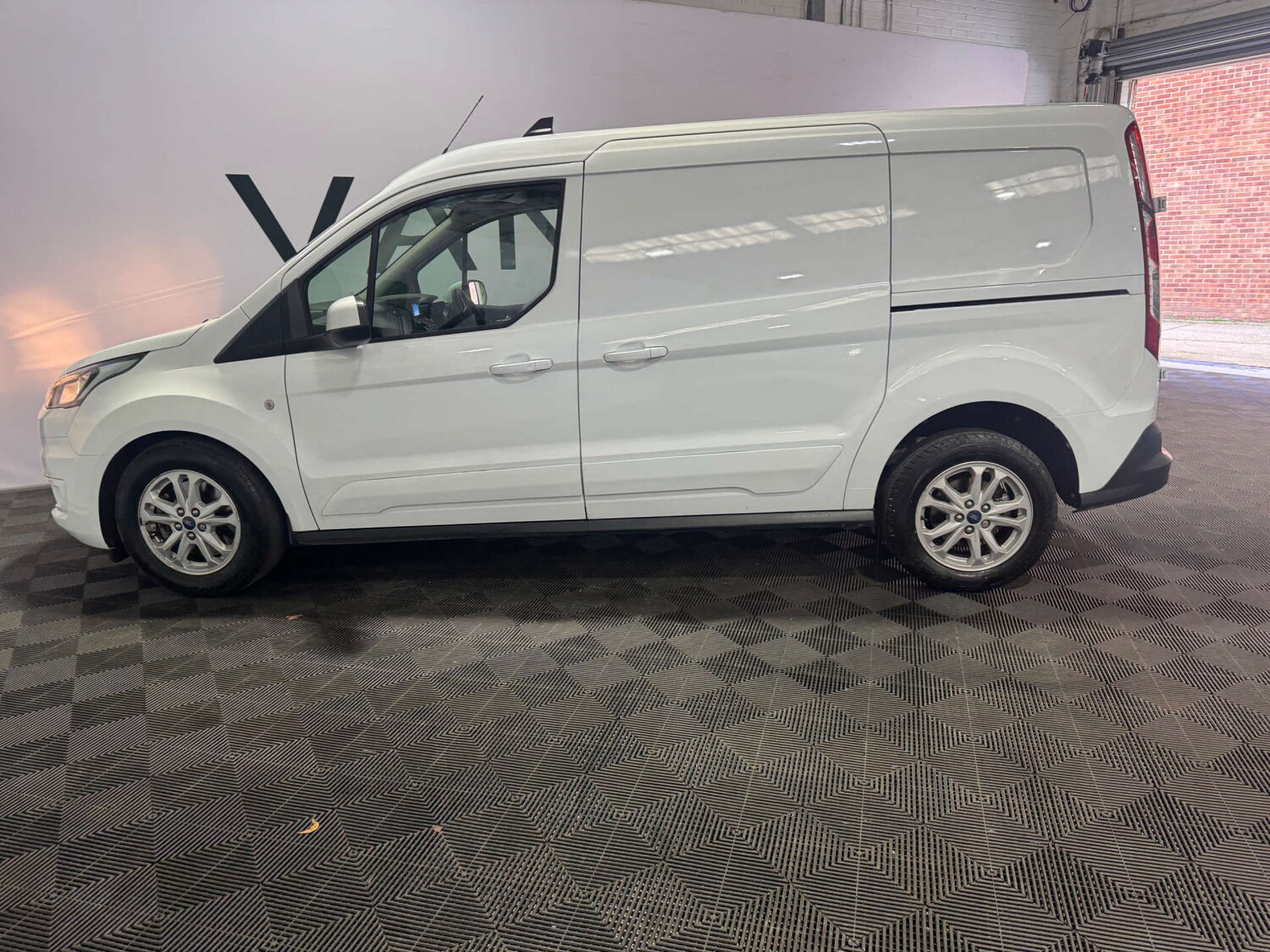 Used Ford Transit Connect 2024 for sale - 77960094: Photo 9