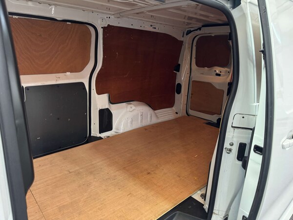 Used Vauxhall Vivaro 2020 for sale - 76197204: Photo 5