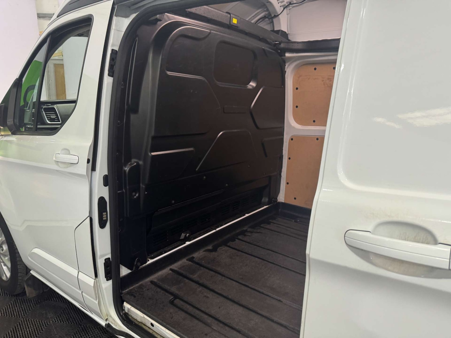 Used Ford Transit Custom 2023 for sale - 76601729: Photo 18