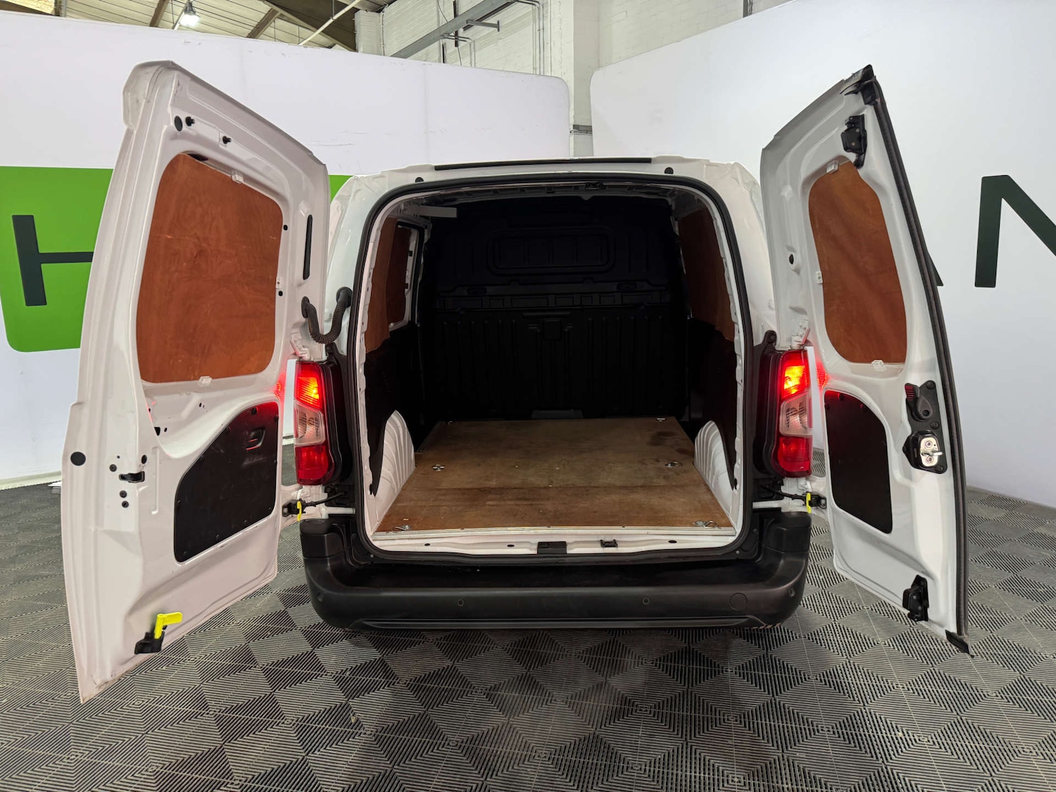 Used Vauxhall Combo 2022 for sale - 77494169: Photo 3