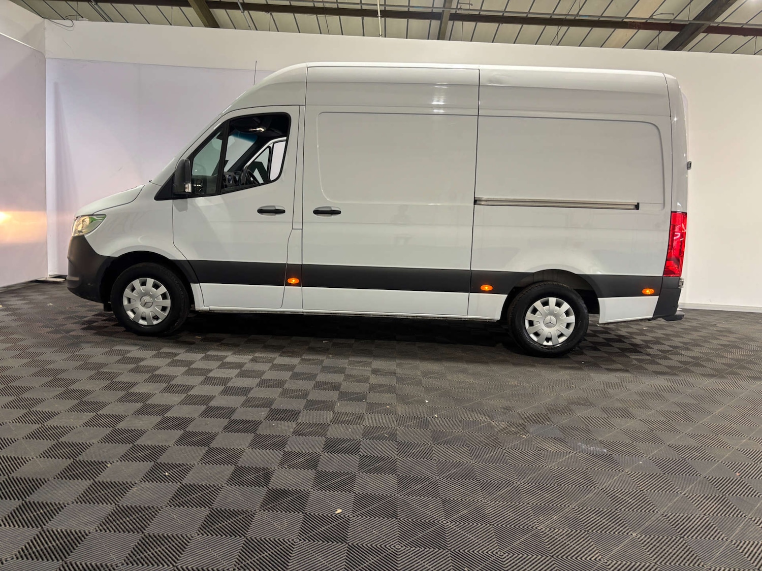 Used Mercedes-Benz Sprinter 2023 for sale - 76653950: Photo 3