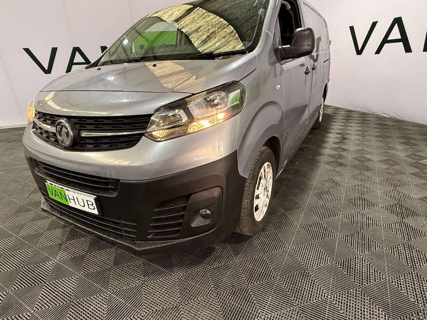 Used Vauxhall Vivaro 2020 for sale - 76601870: Photo 2