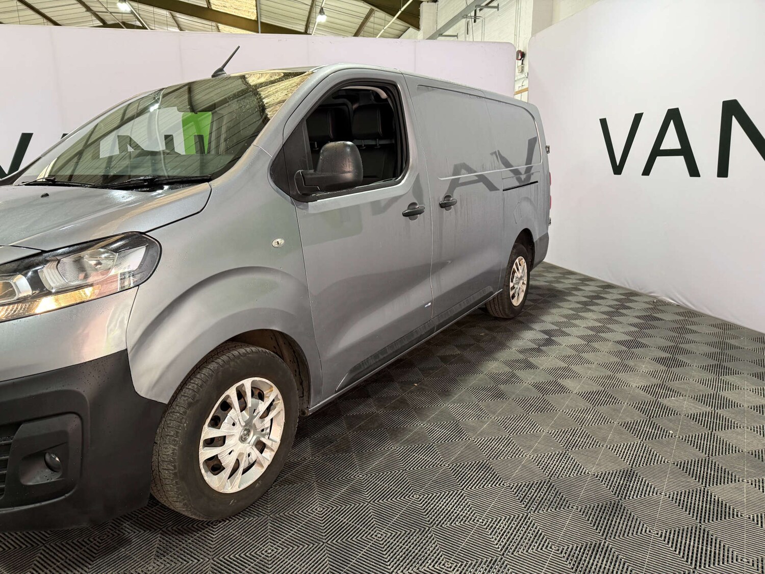 Used Vauxhall Vivaro 2020 for sale - 76601870: Photo 5