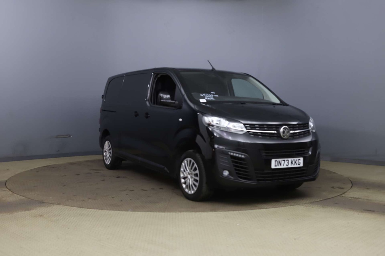 Used Vauxhall Vivaro 2023 for sale - 76404400: Photo 1