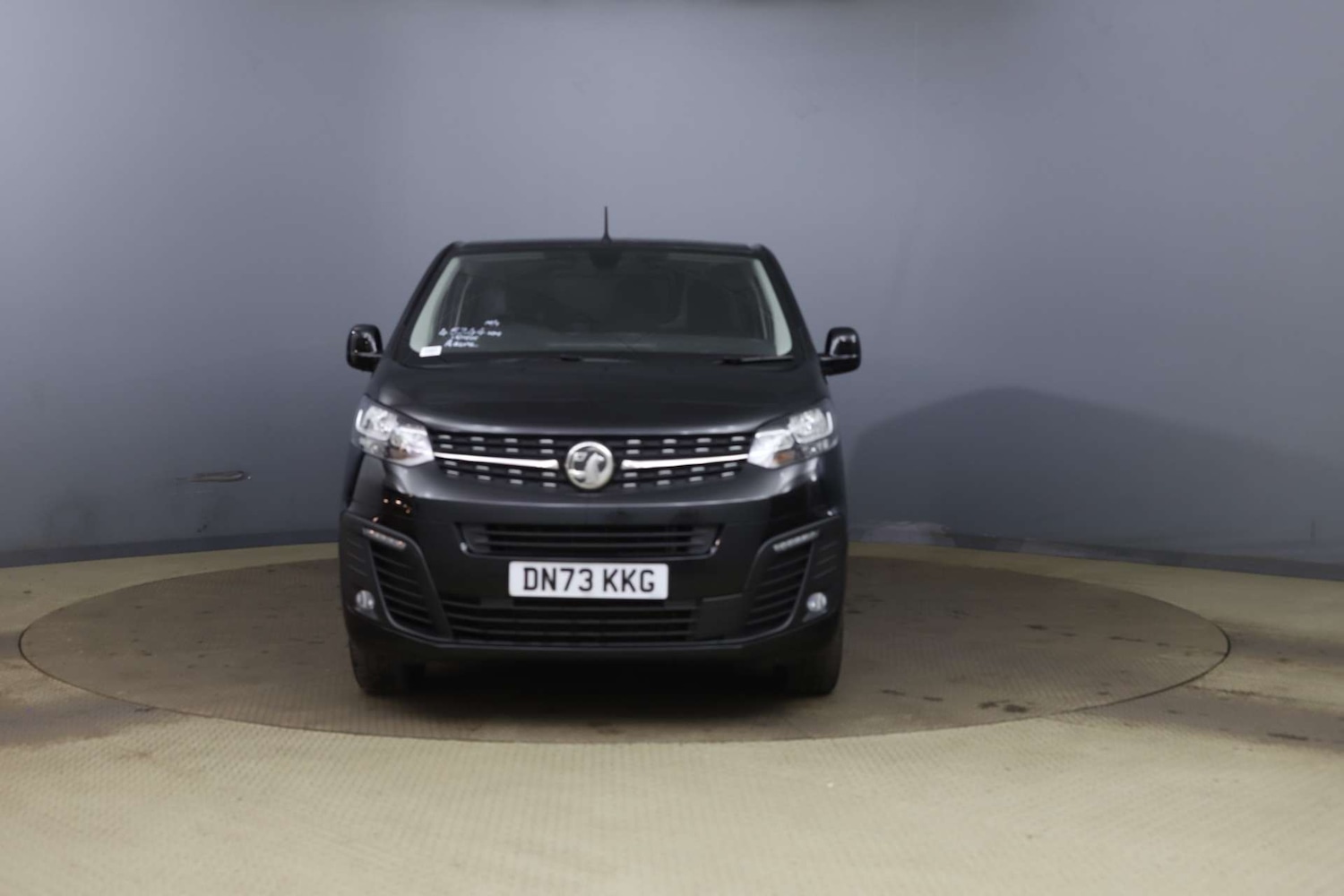 Used Vauxhall Vivaro 2023 for sale - 76404400: Photo 2