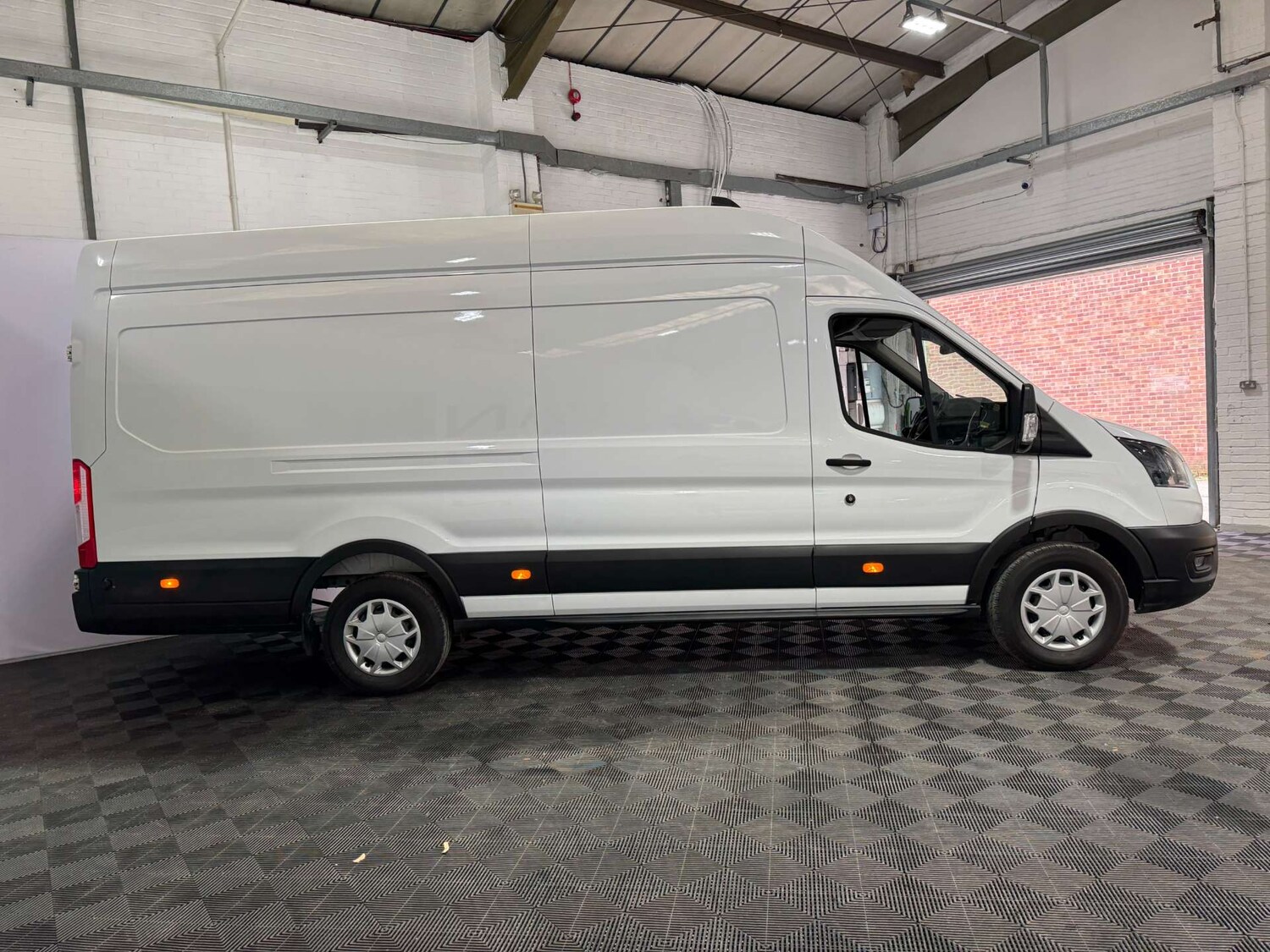 Used Ford Transit 2024 for sale - 76749836: Photo 6