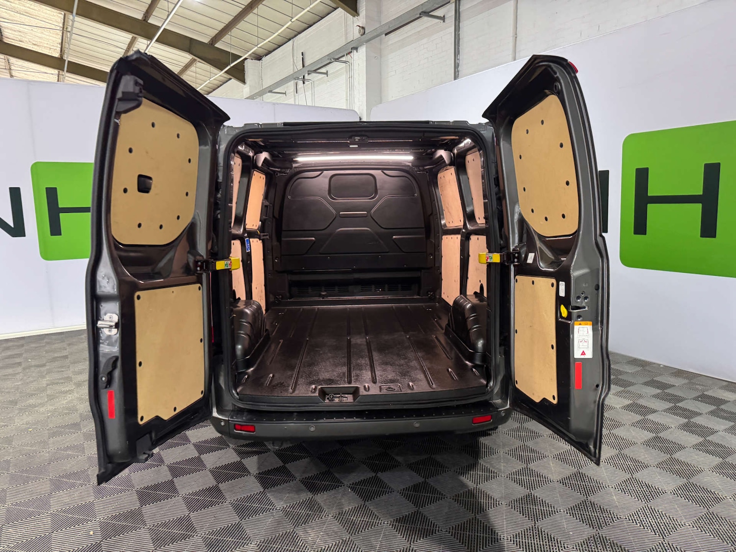 Used Ford Transit Custom 2023 for sale - 77262752: Photo 4