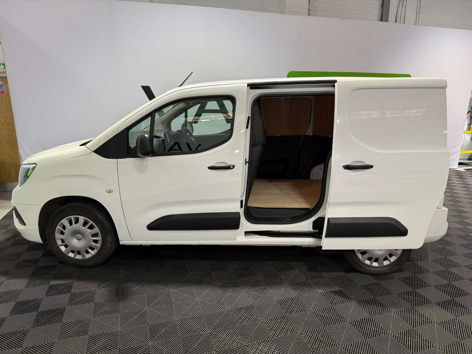 Used Vauxhall Combo 2020 for sale - 76878098: Photo 6