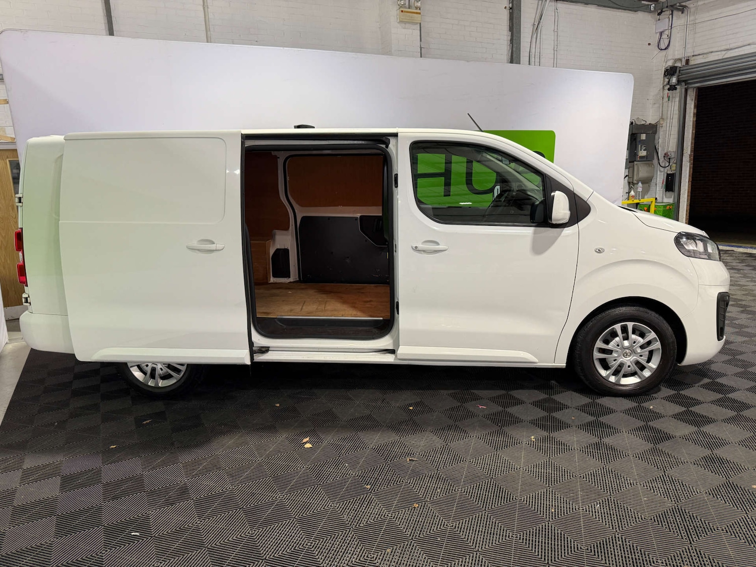 Used Vauxhall Vivaro 2021 for sale - 76863448: Photo 11