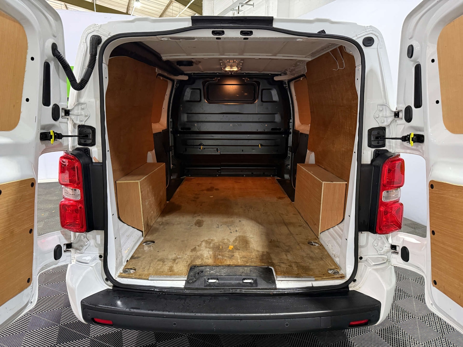 Used Vauxhall Vivaro 2021 for sale - 76863448: Photo 4