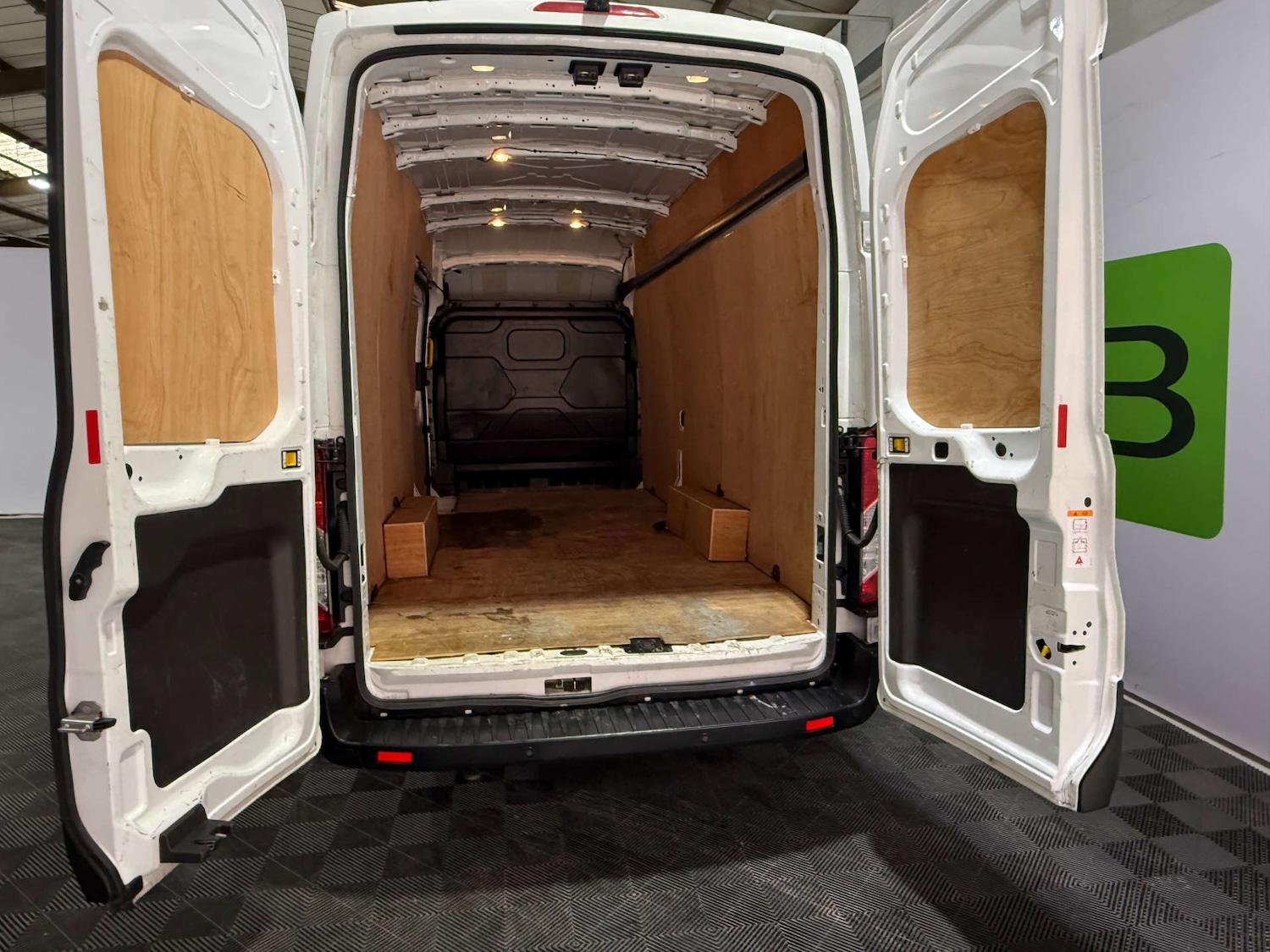 Used Ford Transit 2024 for sale - 76971069: Photo 31