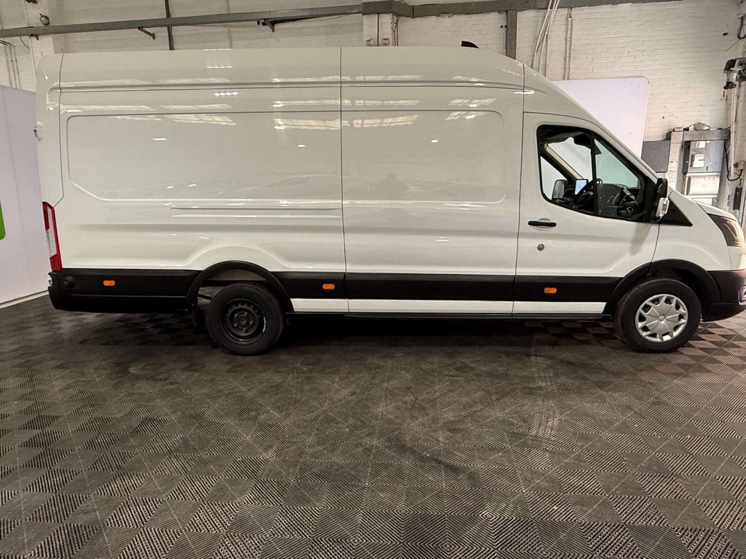 Used Ford Transit 2024 for sale - 76971069: Photo 9