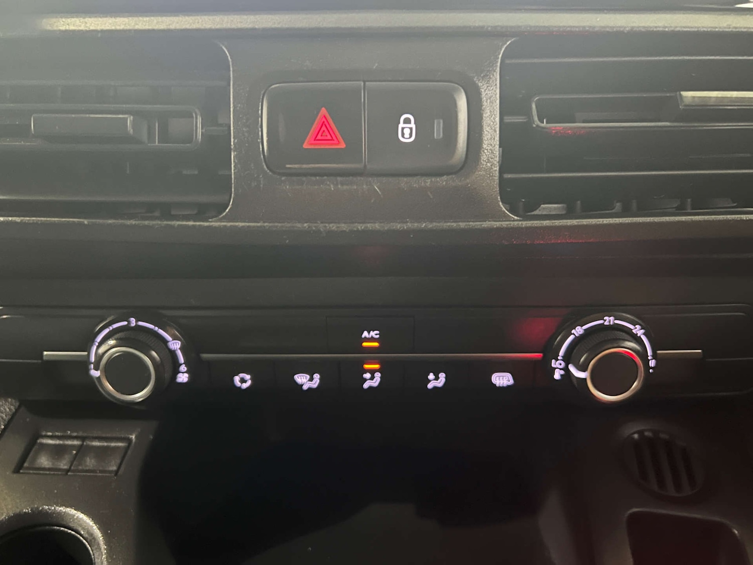 Used Peugeot Partner 2022 for sale - 76601962: Photo 24