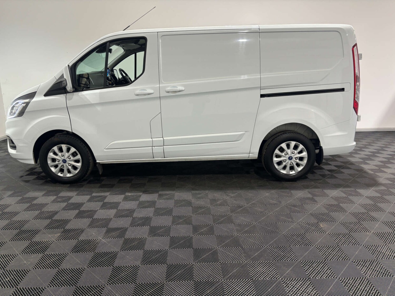 Used Ford Transit Custom 2023 for sale - 77104174: Photo 3