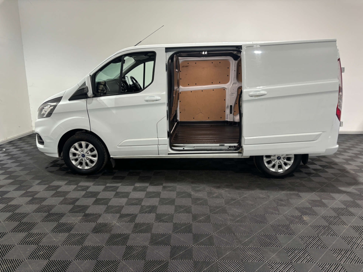 Used Ford Transit Custom 2023 for sale - 77104174: Photo 4