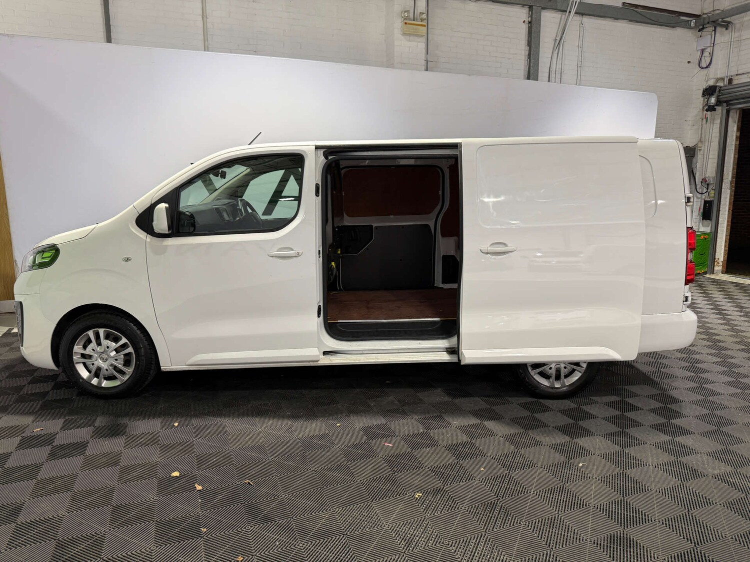 Used Vauxhall Vivaro 2020 for sale - 76863439: Photo 11