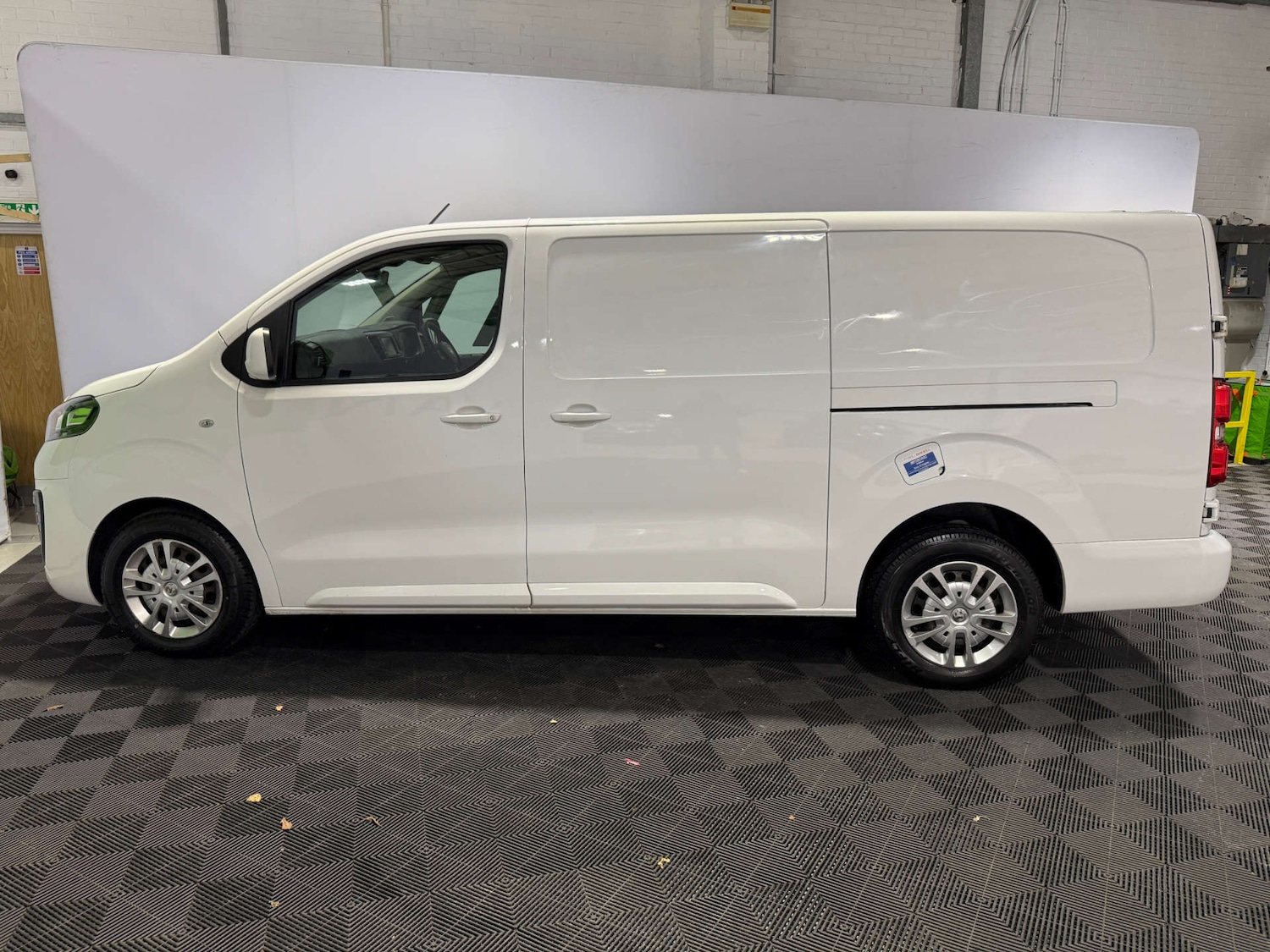 Used Vauxhall Vivaro 2020 for sale - 76863439: Photo 3