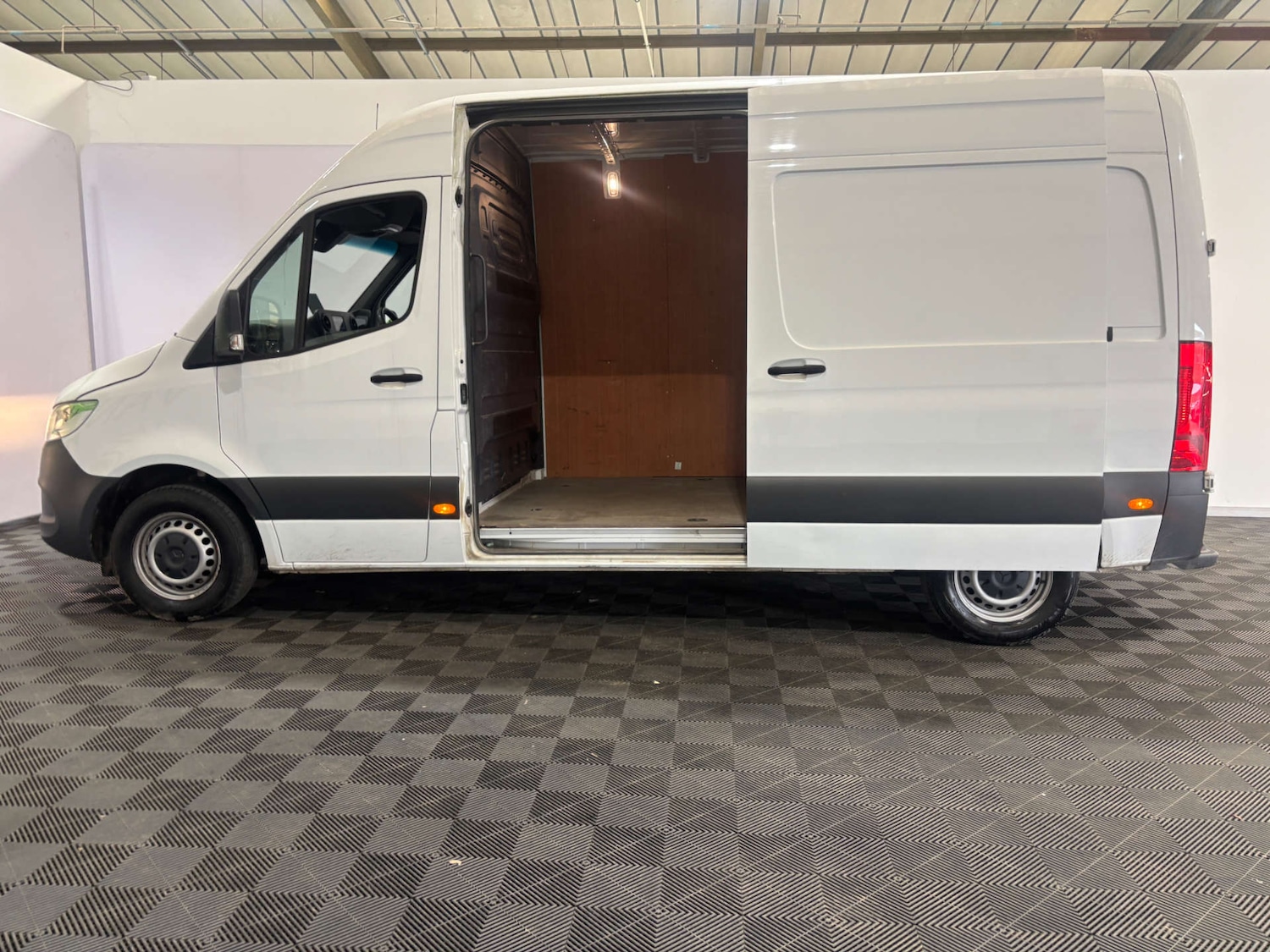 Used Mercedes-Benz Sprinter 2023 for sale - 76223039: Photo 4